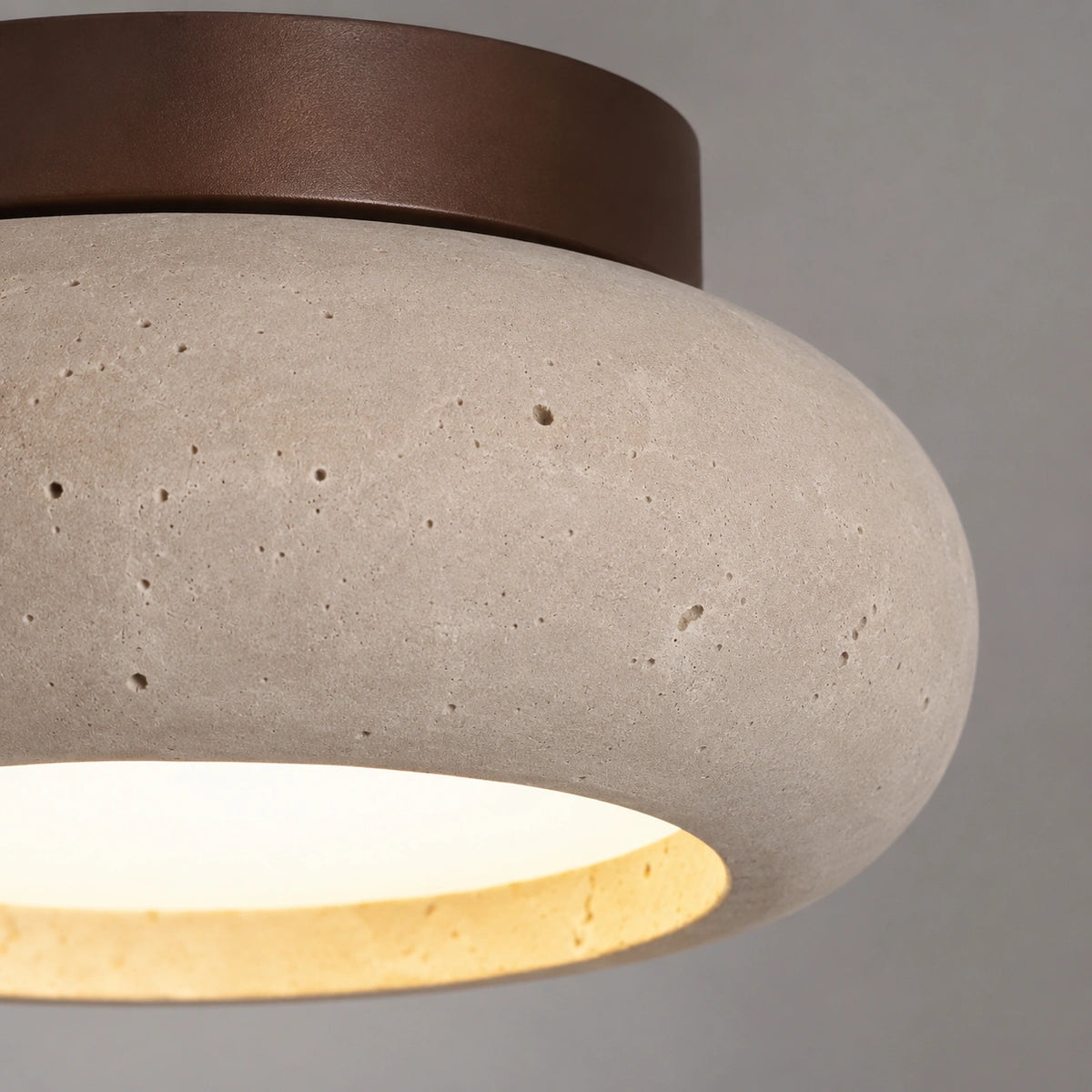 Plafonnier travertin bois acajou - design soucoupe
