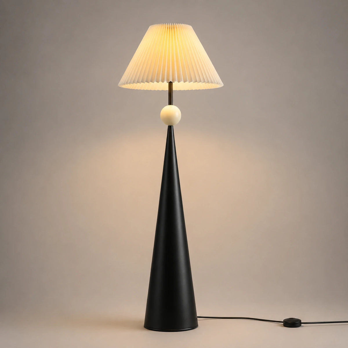 Lampadaire Japandi en Tissu et Métal Noir – Éclairage d'Ambiance Design │ HIKARI