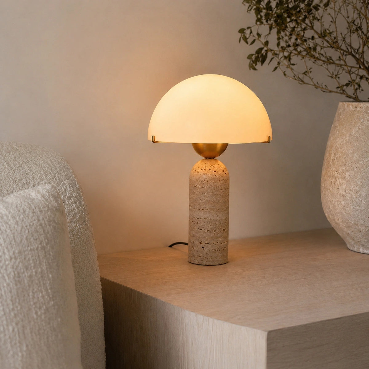 Lampe de Table Signature en Travertin Naturel et Verre – Élégance Minérale au Design Contemporain