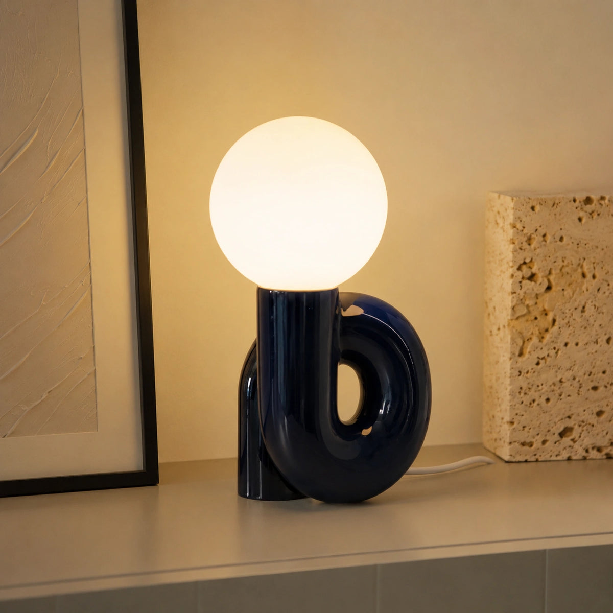 Lampe de Table en Verre Dépoli et Résine – Lampe Design Nordique