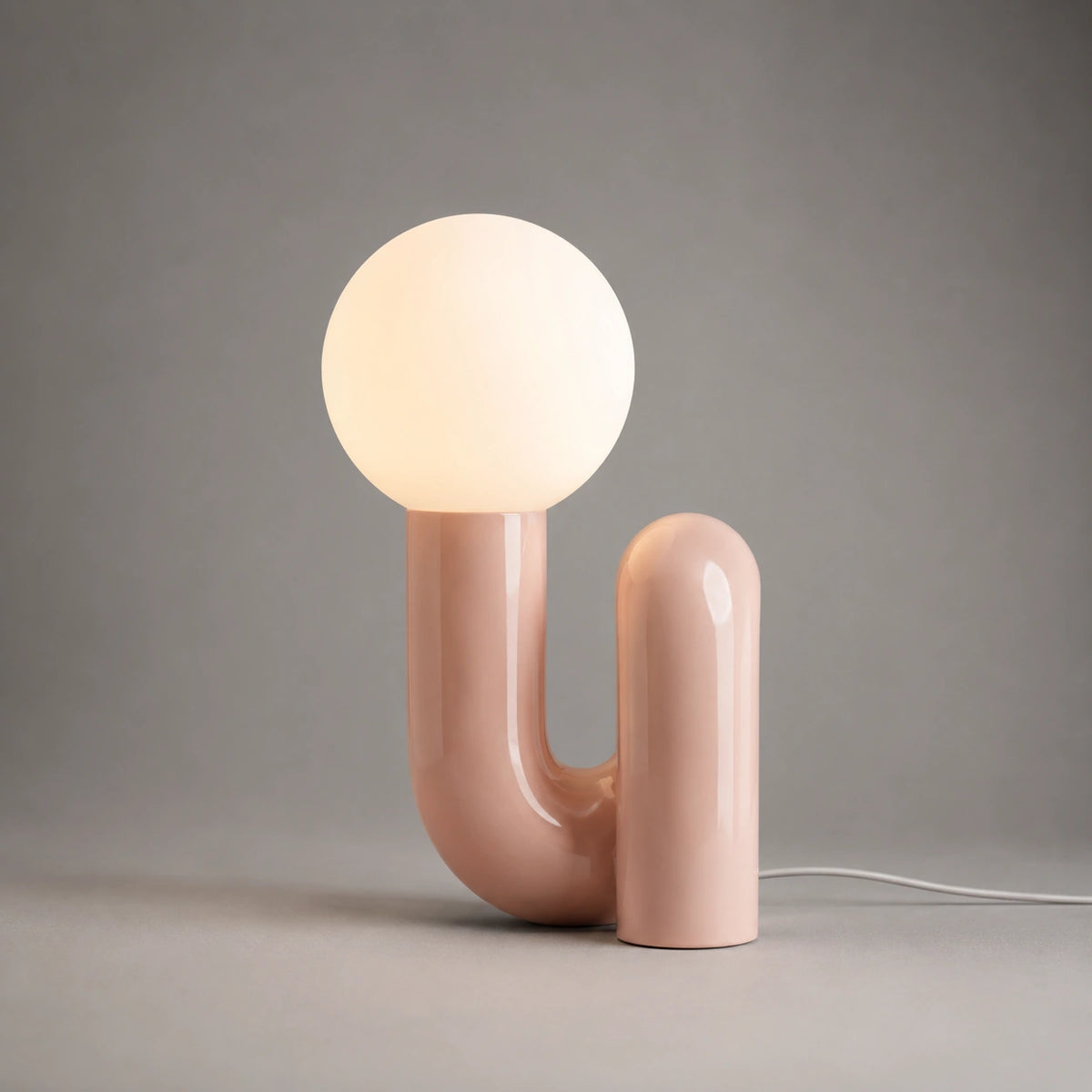 Lampe de Table en Verre Dépoli et Résine – Lampe Design Nordique