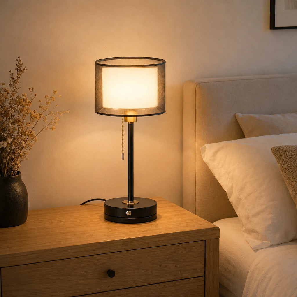 Lampe de Table Art Déco en Tissu et Métal Doré – Éclairage Design