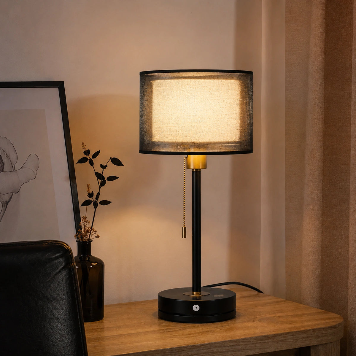 Lampe de Table Art Déco en Tissu et Métal Doré – Éclairage Design