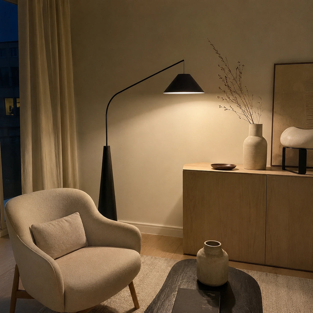 Lampadaire Arc Noir – Luminaire Minimaliste avec Abat-Jour Tissu⎥Bellani