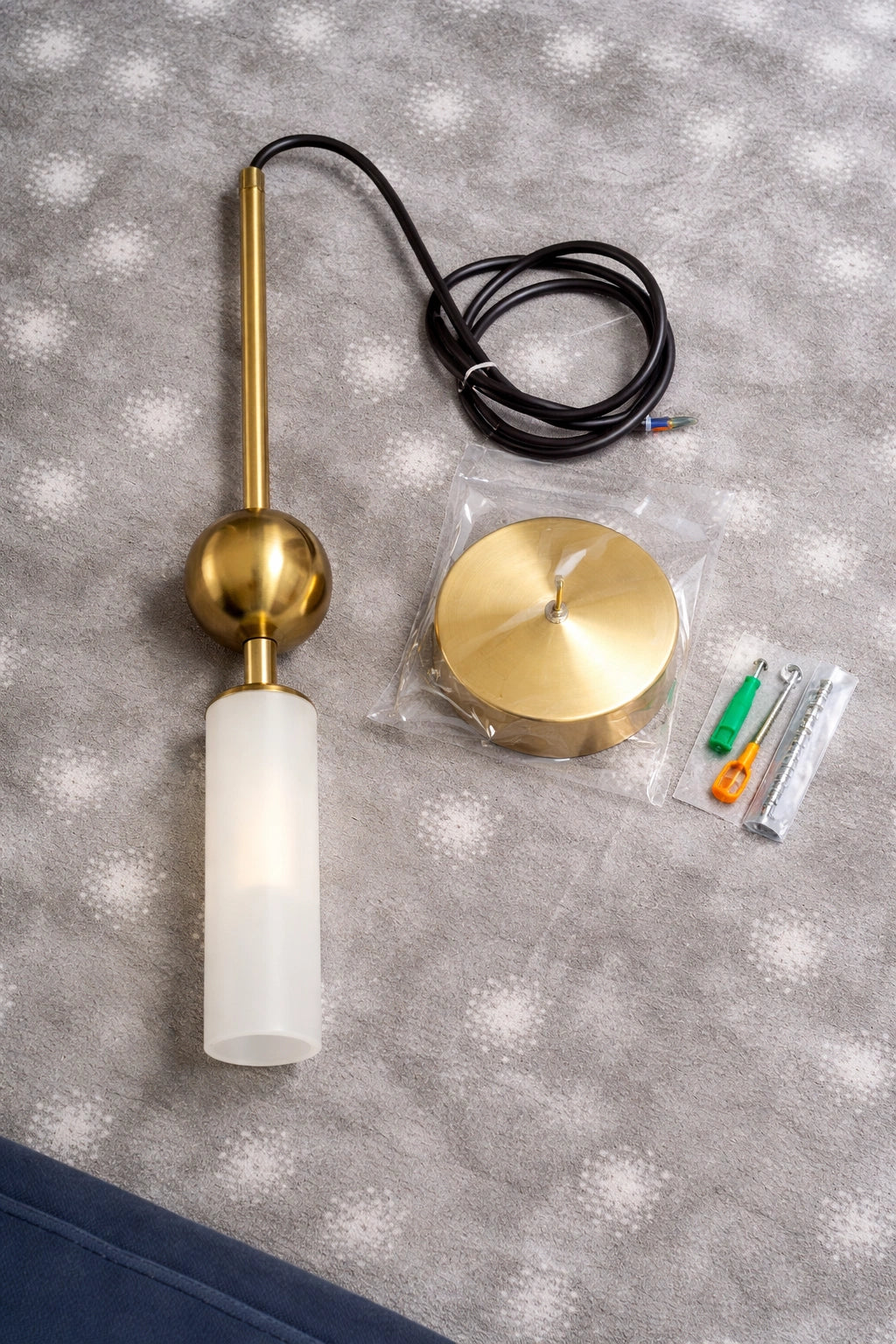 Lustre LED Doré & Noir | Orlume