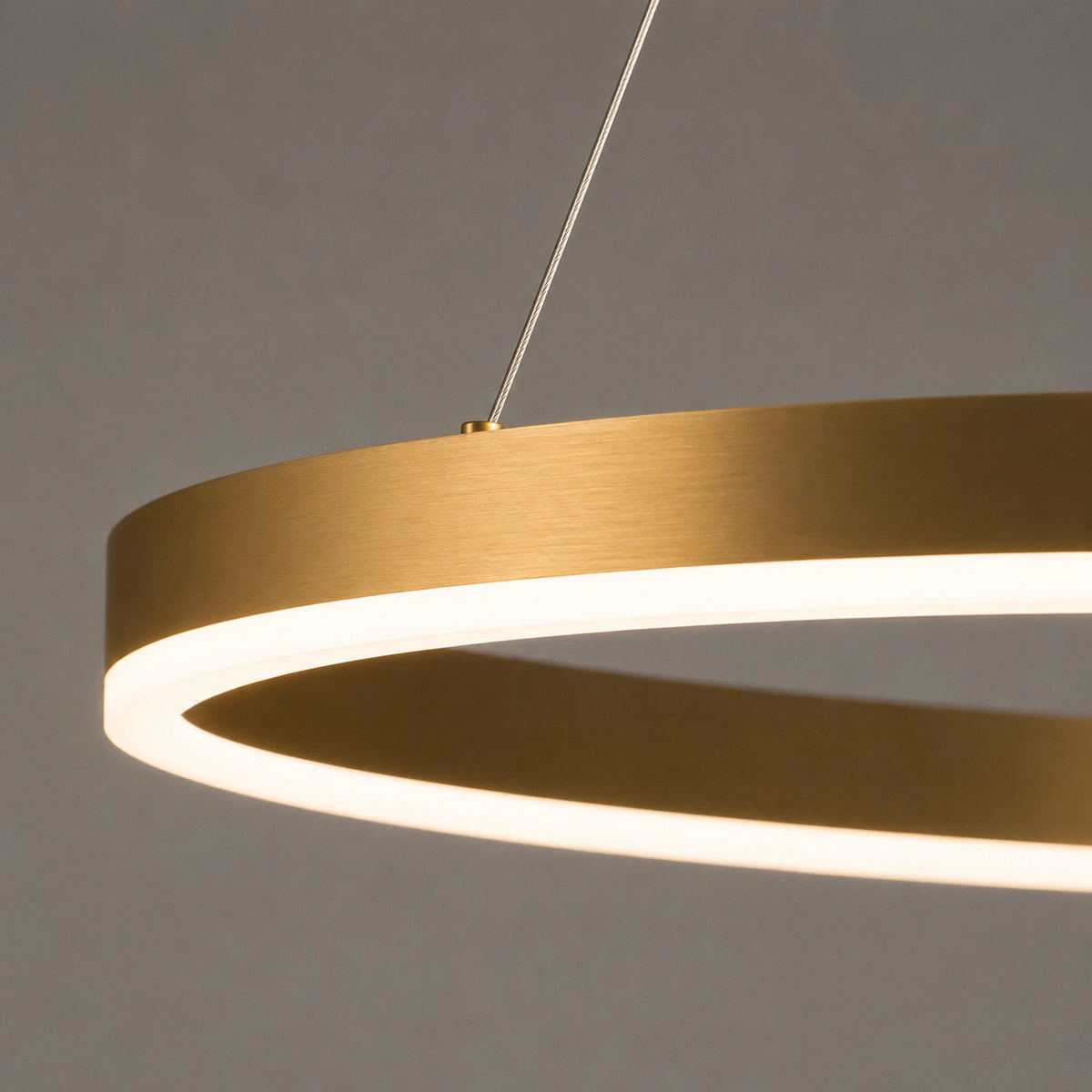 Suspension LED Anneau Noir Design Architectural Moderne